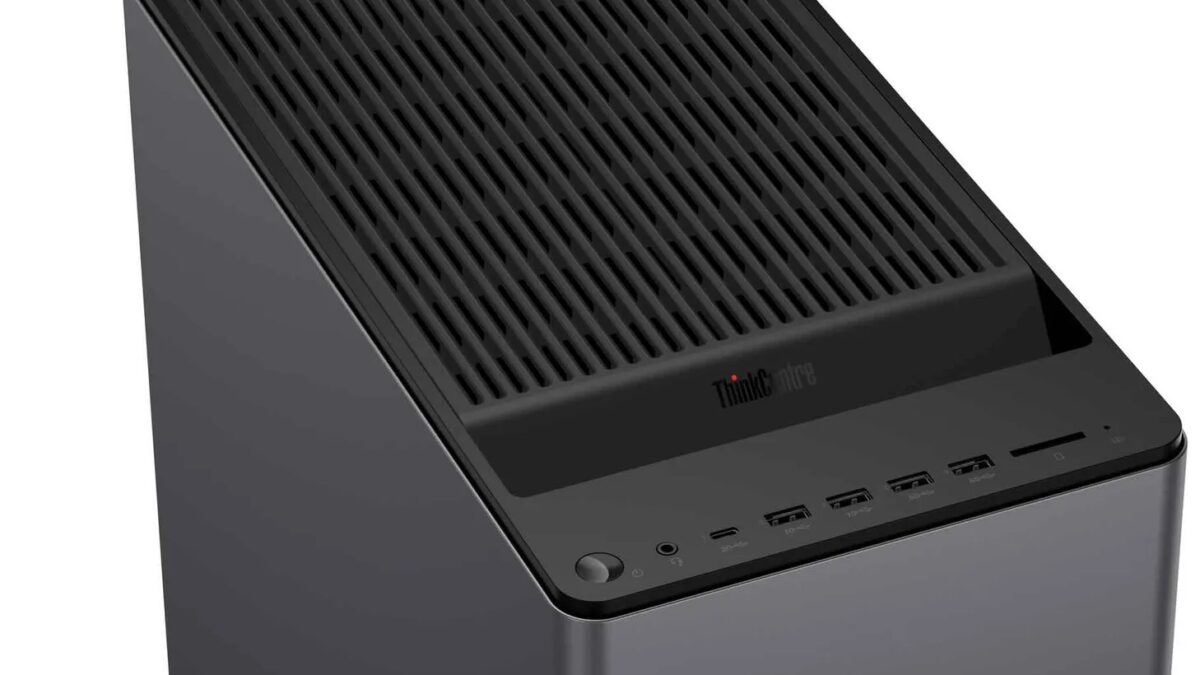 Боковой вид компьютера Lenovo ThinkCentre X с вентиляционной решеткой