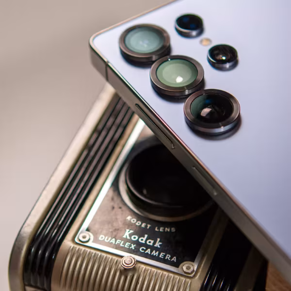 Основная камера Samsung Galaxy S26 с улучшенной оптикой и фильтрами, четыре объектива