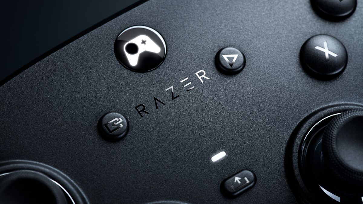 Игровой контроллер Razer с ультранизкой задержкой вид сбоку