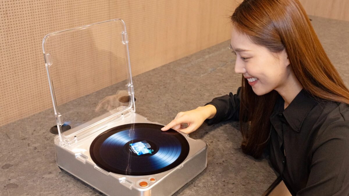 samsung ai oled turntable 1920x1312 1