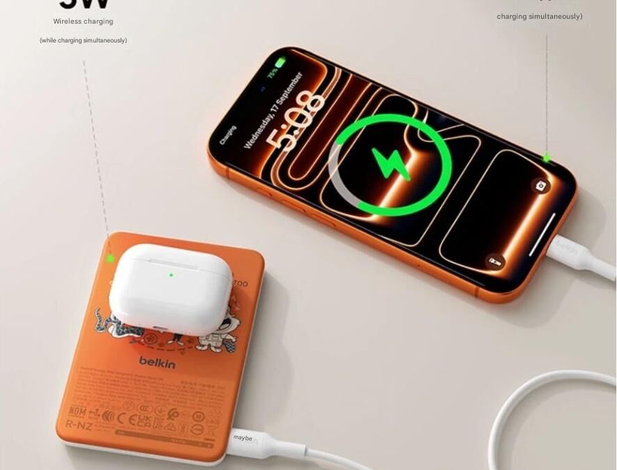 Беспроводная зарядка Belkin и внешний аккумулятор BoostCharge Slim 5K с экраном телефона