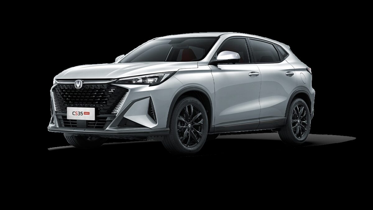 Обновленный кроссовер Changan CS35 Max сбоку, вид спереди