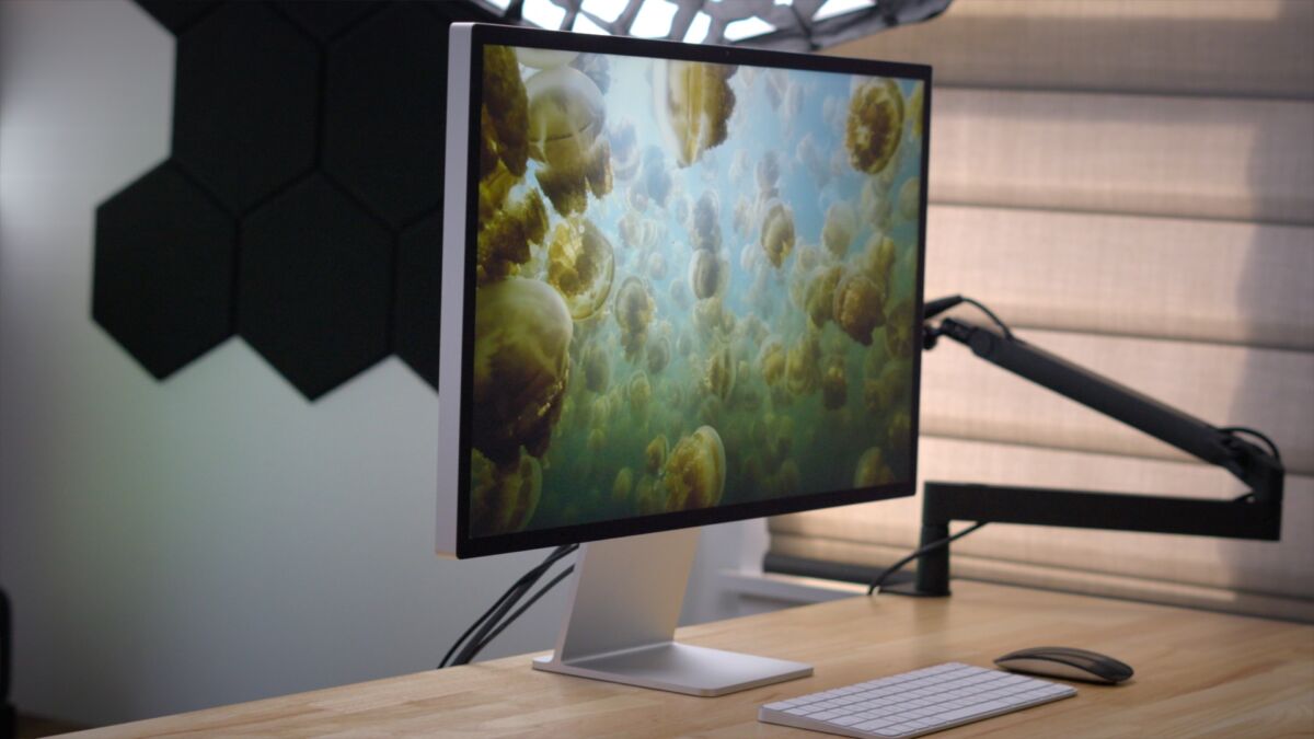 Apple готовит пять новых продуктов — что важно знать 4 jeffs studio setup apple studio display 02
