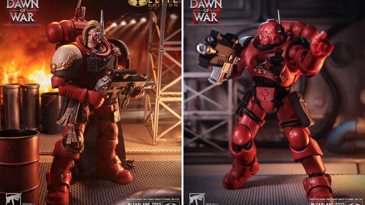 Фигурка военного Dawn of War IV от McFarlane Toys с оружием и красной бронёй Warhammer 40,000