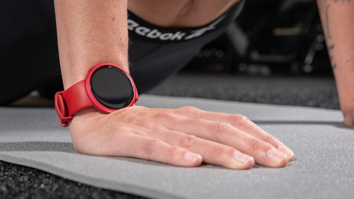 Reebok представила доступные умные часы Rush