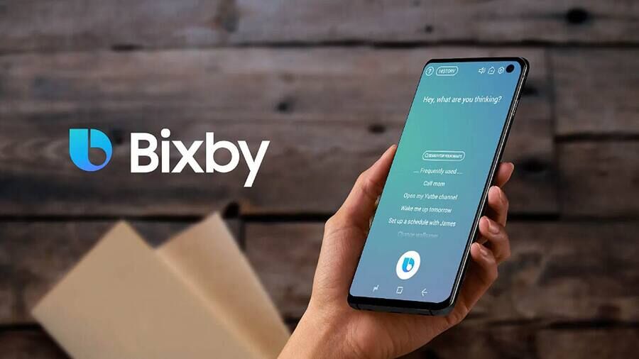Samsung Galaxy с интерфейсом Bixby в One UI 8.5 beta, разговорный ассистент на экране в руке
