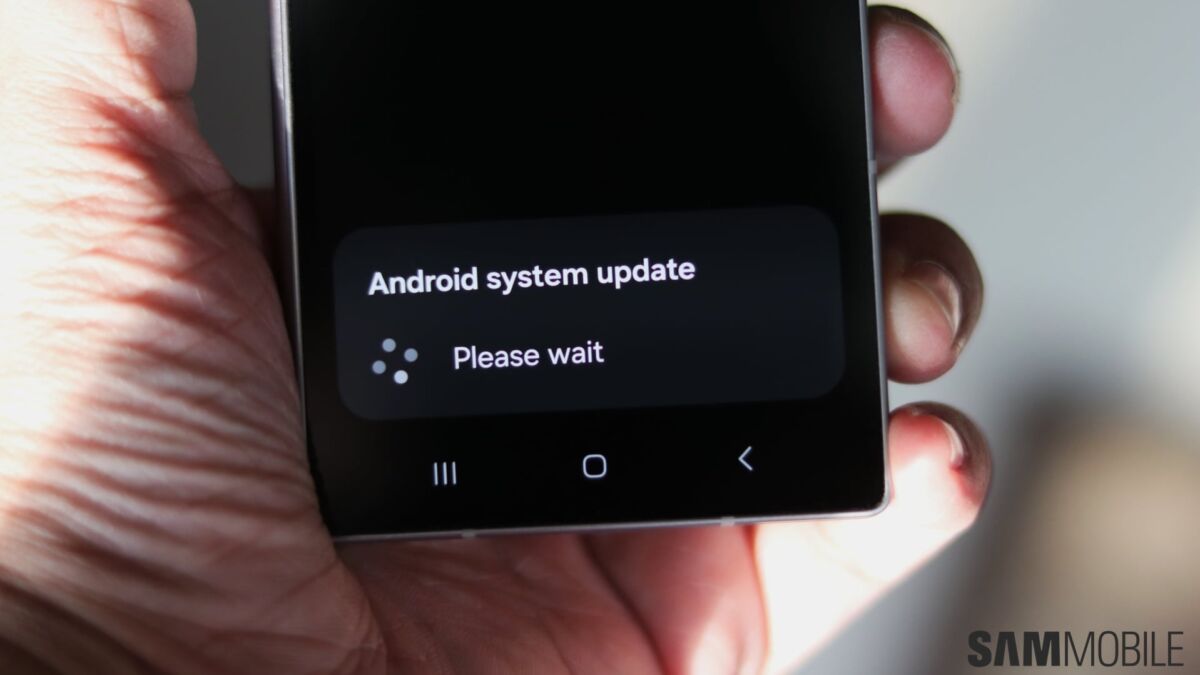 Samsung получает обновление Google Play два дня подряд
