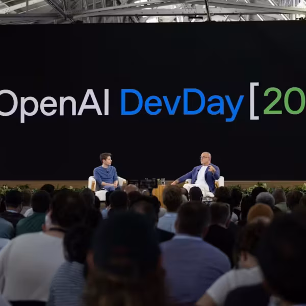 В зале конференции OpenAI DevDay 2025 во время выступления спикеров