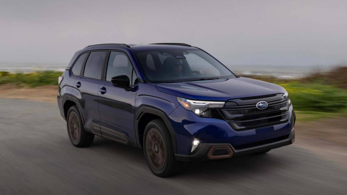 Владельцев Subaru Forester и Crosstrek просят не заливать полный бак — риск пожара