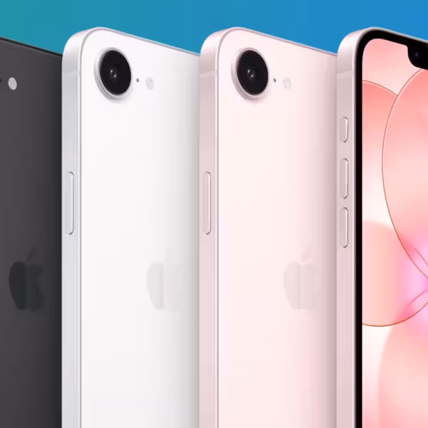 Фронтальный и задний виды iPhone 13e в трёх цветах — передняя и задняя панели