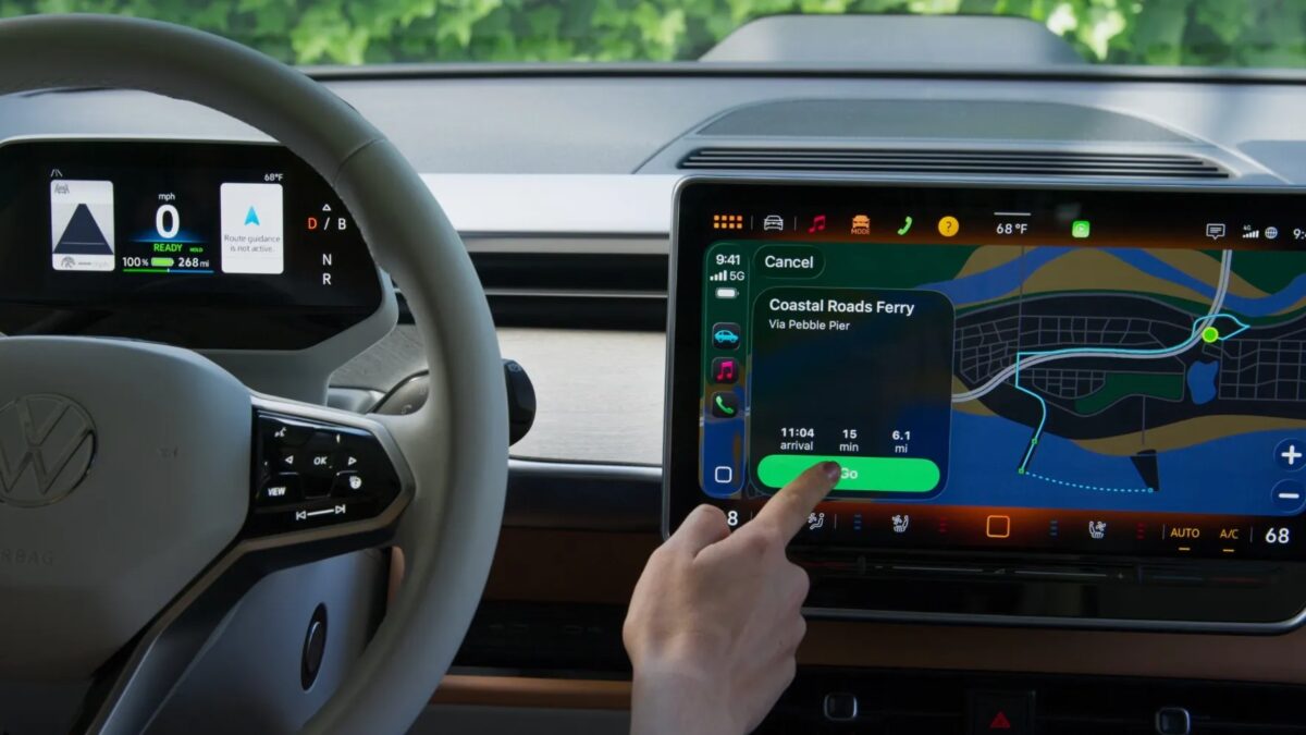 CarPlay в iOS 26.4: навигация и музыкальный интерфейс с иконками на экране