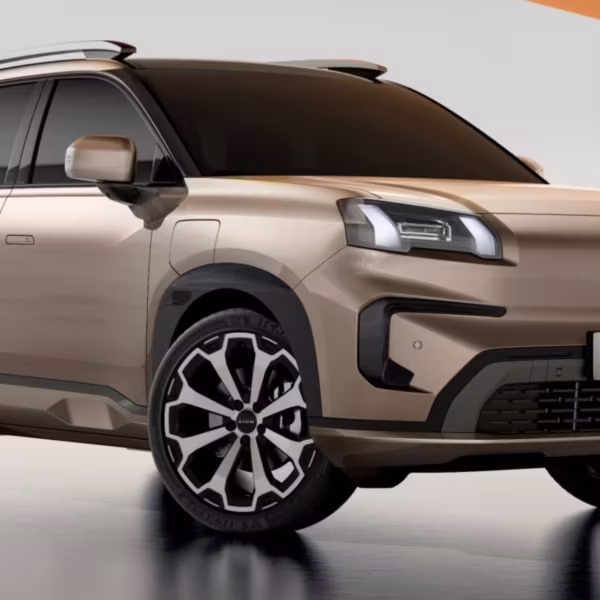 GAC Aion V электромобиль для России с черными дисками и запасом хода 580 км