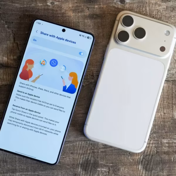 Samsung Galaxy S26 Ultra с функцией Quick Share для обмена файлами через AirDrop