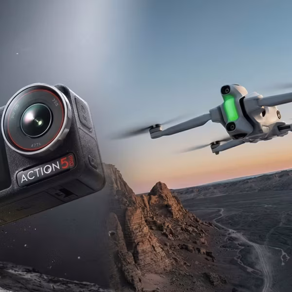 Экшн-камера Insta360 Action 5 с крупным объективом и экраном на корпусе