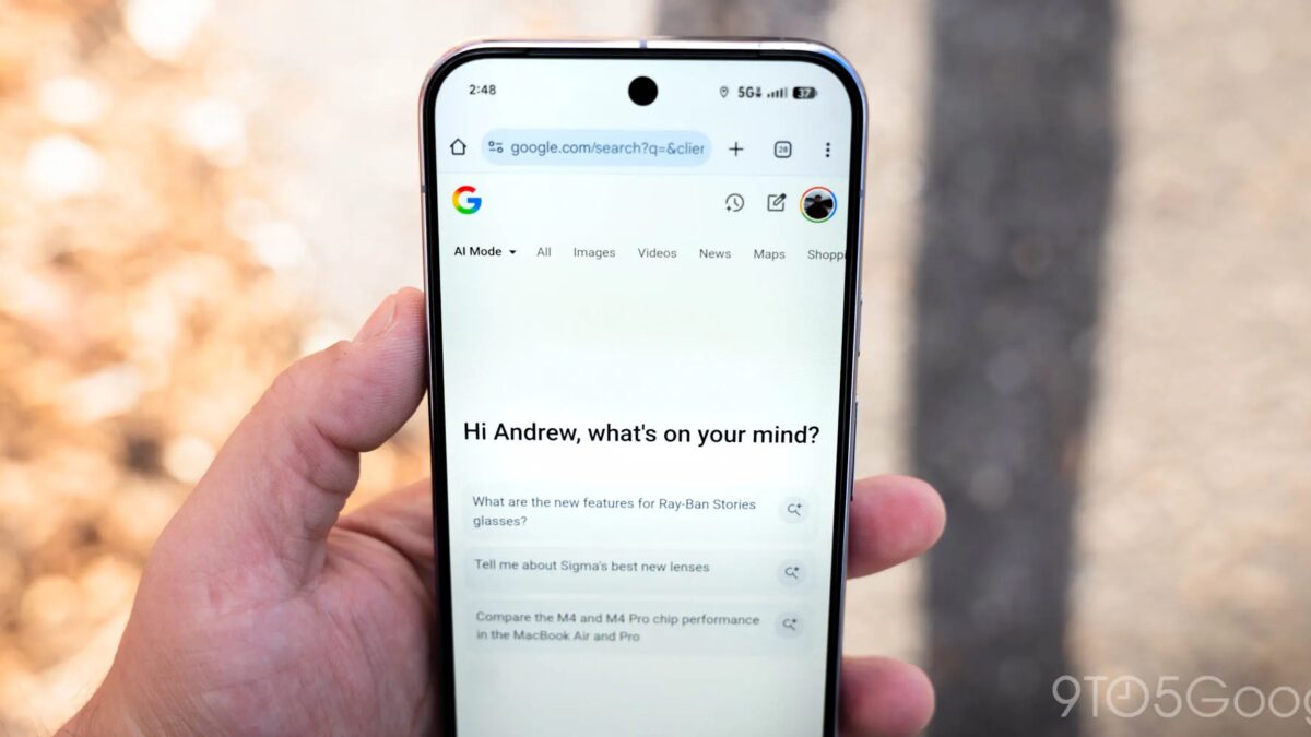 Смартфон с Google app: быстрый доступ к AI Mode и истории в поиске Google