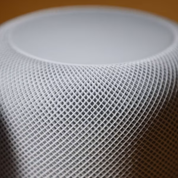 Умная колонка Apple HomePod с сетчатым корпусом