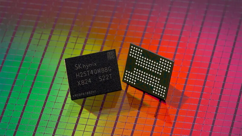 Память SK Hynix: микросхемы и подложка чипа на плате