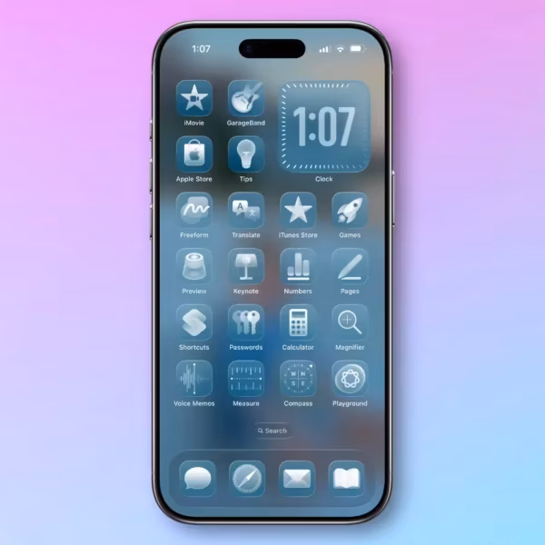 Экран iPhone с настройками Liquid Glass в iOS 26.4 и значками приложений