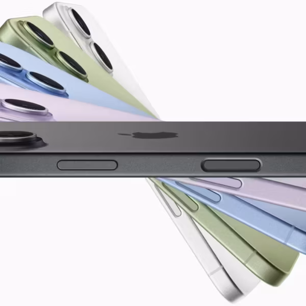 Черный iPhone 12 с тройной камерой и боковой кнопкой, обзор новых моделей iPhone 12