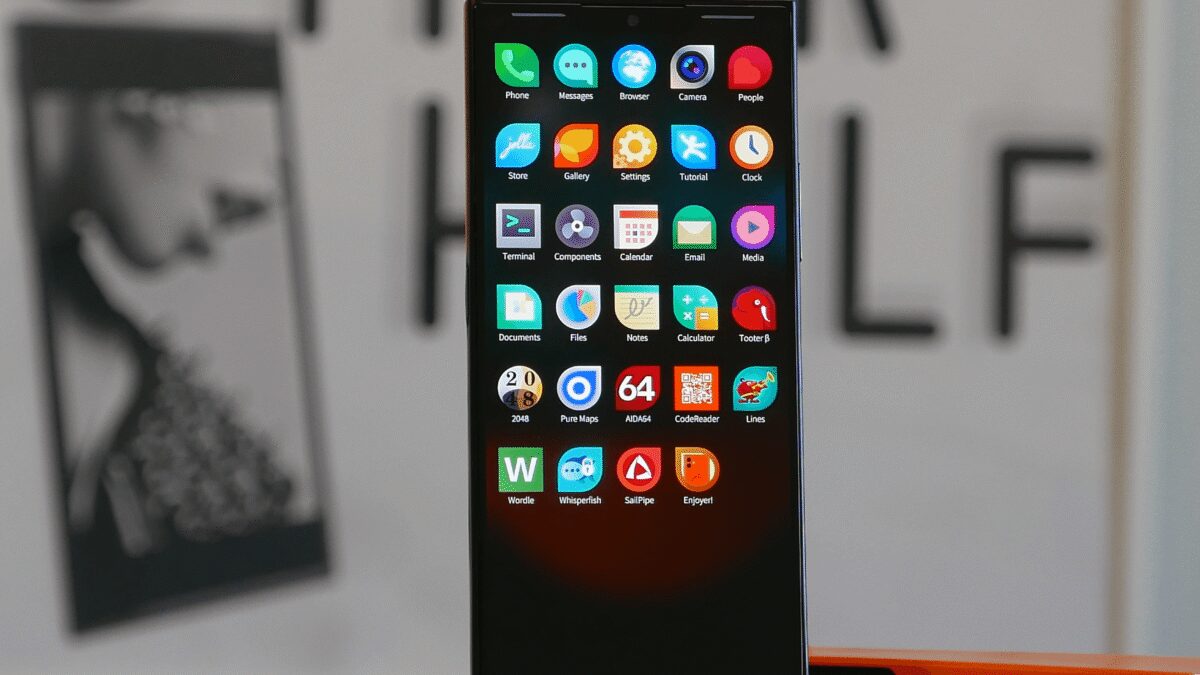 Jolla представила «европейский» смартфон с Linux для бойцов против Big Tech