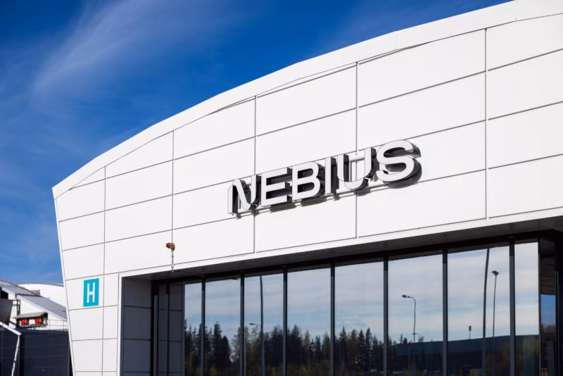 Здание компании Nebius на фоне синего неба