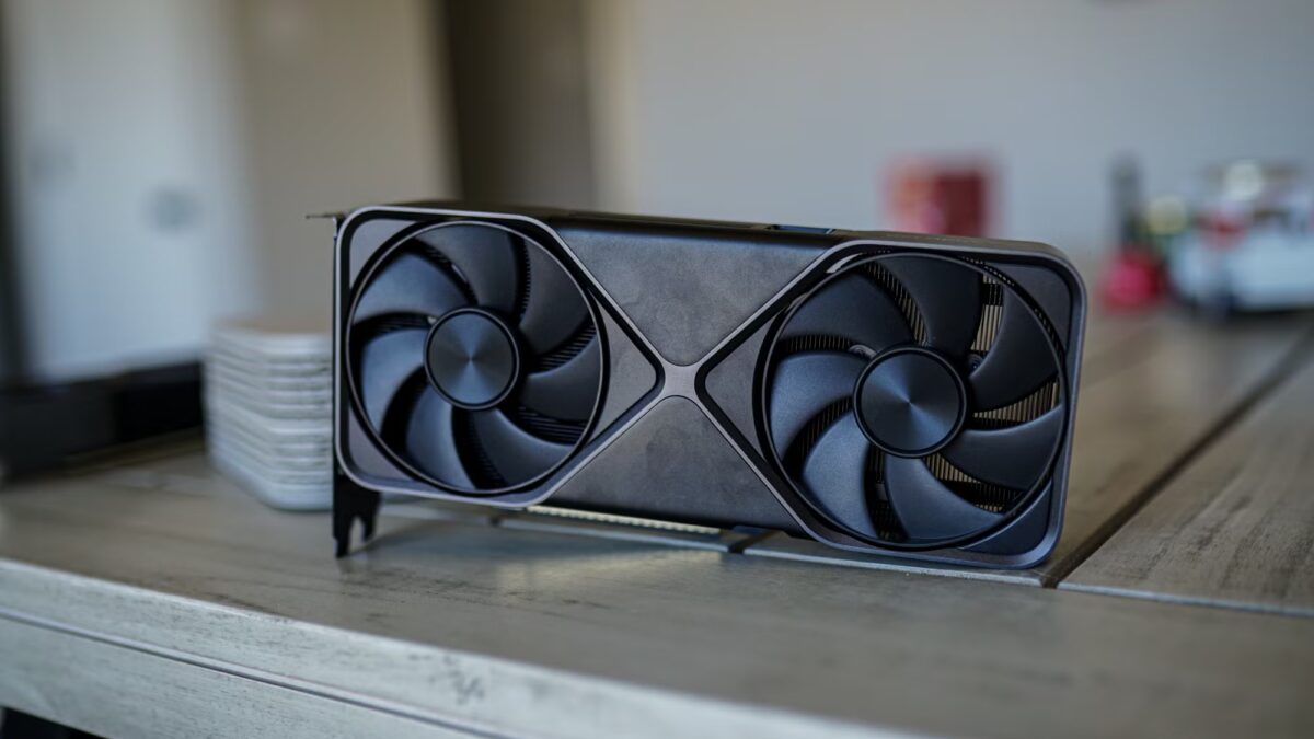 NVIDIA GeForce RTX 5070 — видеокарта для ПК с двумя вентиляторами в обзоре