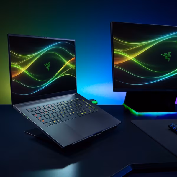 Игровой ноутбук Razer Blade 16 с RGB-подсветкой клавиатуры и тонким корпусом
