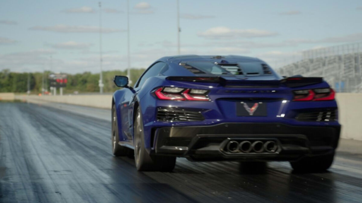 Corvette ZR1X с рекордной мощностью нарушает правила NHRA по уличным автомобилям