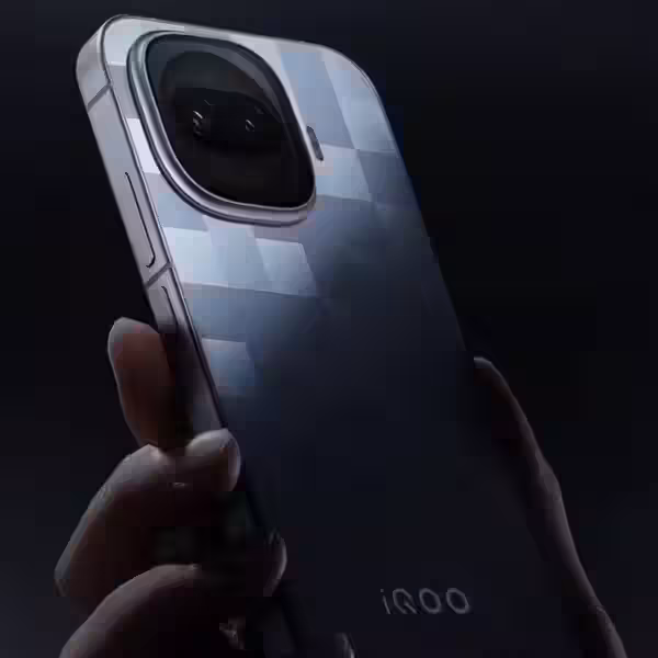 rossiya startovyila prodazhi iqoo 15r subflagman