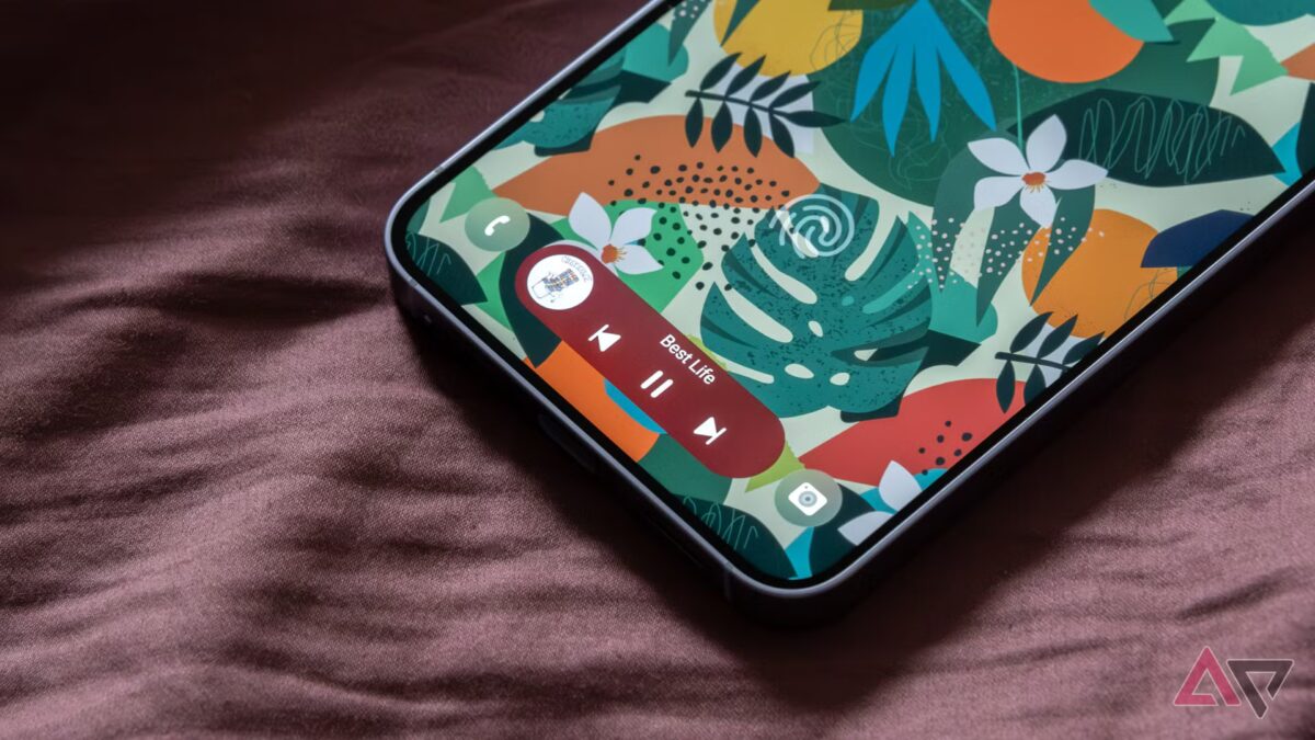 Смартфон Samsung Galaxy с ярким экраном OLED и поддержкой Spotify, смартфон из бюджетной линейки