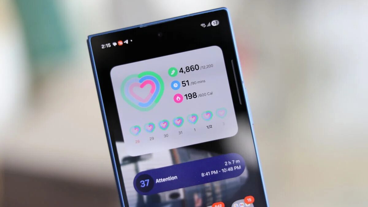 Экран Samsung Health на Samsung Galaxy с вкладкой Discover и графиками ежедневной активности
