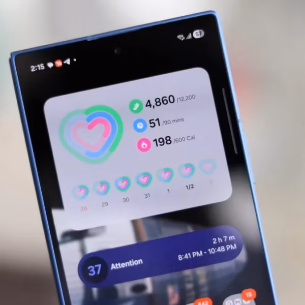 Экран Samsung Health на Samsung Galaxy с вкладкой Discover и графиками ежедневной активности