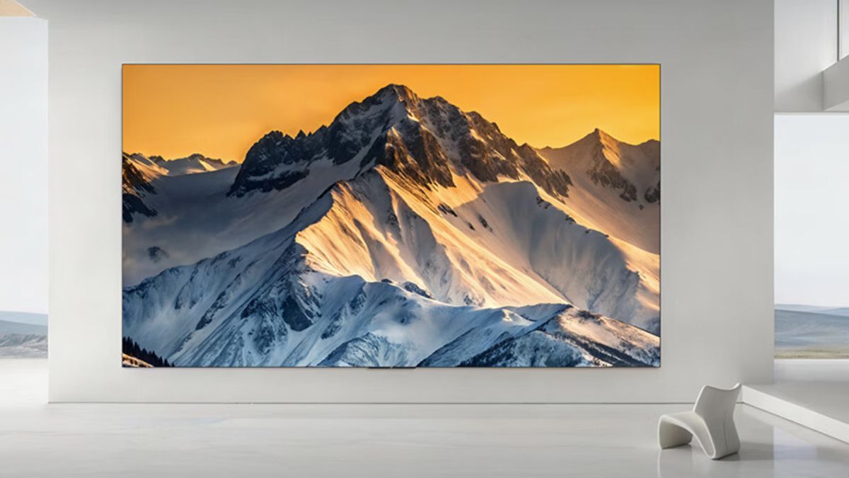 TCL Max163M Micro LED телевизор 163 дюйма на техническом стенде вместе с Max163M Pro