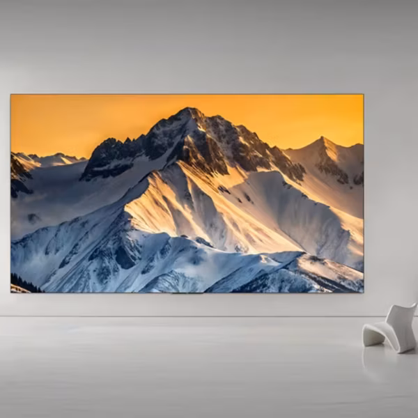 TCL Max163M Micro LED телевизор 163 дюйма на техническом стенде вместе с Max163M Pro