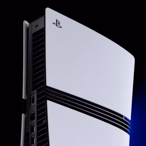 Игровая консоль PlayStation 5 с белым корпусом