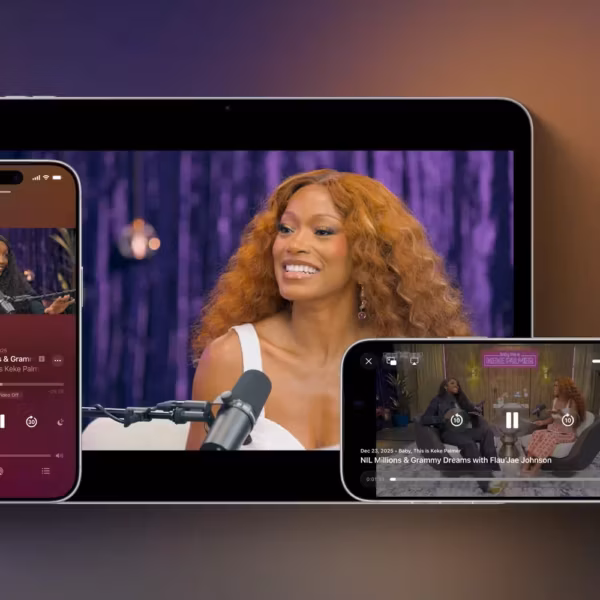 Apple Podcasts на iOS 26.4: интерфейс видео подкастов и медиаконтент на экране