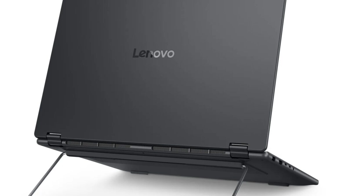Lenovo Yoga Book Pro 3D с двумя OLED-экранами в скошенном положении