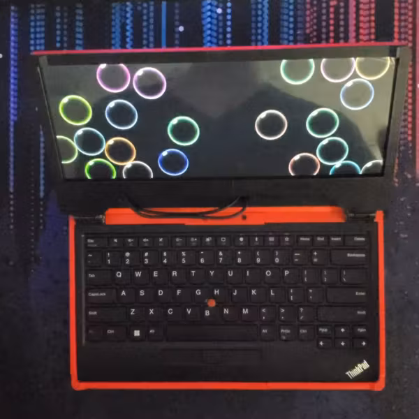 Кейс с RGB-подсветкой и клавиатурой ThinkPad конструкция