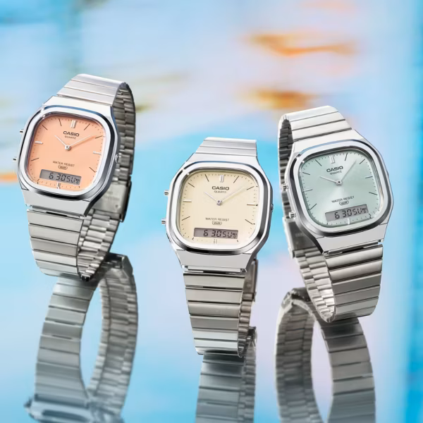 Часы Casio AQ-240E с металлическим ремешком три экземпляра разных цветов циферблата