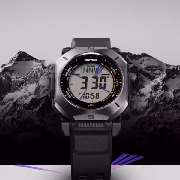 Часы Casio Pro Trek PRW-69 на фоне горных пиков