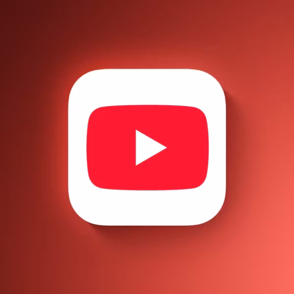 Логотип YouTube Premium на красном фоне