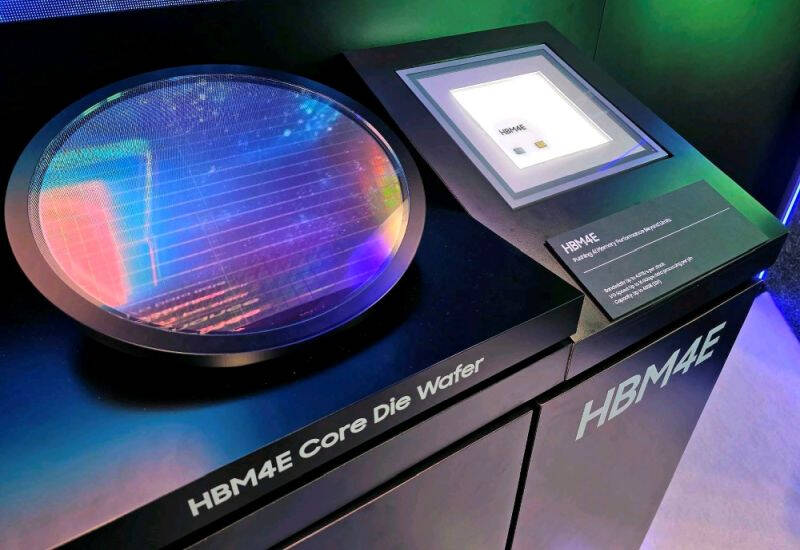 Набор тестовых образцов HBM4E на выставке