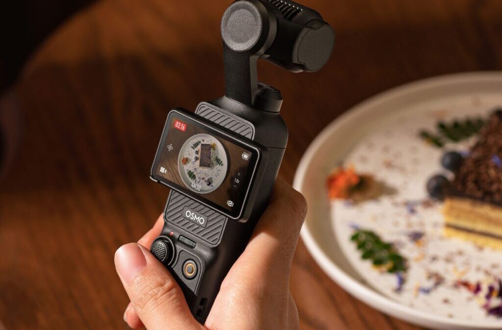 Д handheld Osmo для съемки влогов с экраном