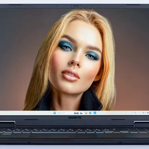 Ноутбук Gigabyte Gaming A18 3VH с открытым экраном