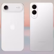 Два смартфона без рамок iPhone Air на фоне рассвета