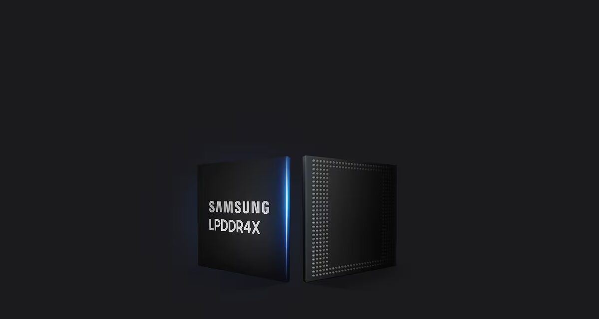 Модуль памяти Samsung LPDDR4X в черном корпусе
