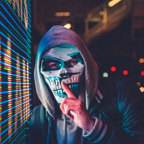 Человек в маске геймификации malware attack статья