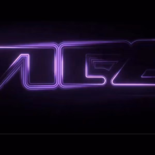 неоновый логотип OnePlus Ace 6 Ultra фиолетового цвета