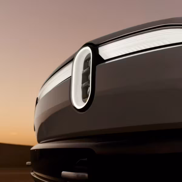 Круглый головной свет Rivian электромобиля