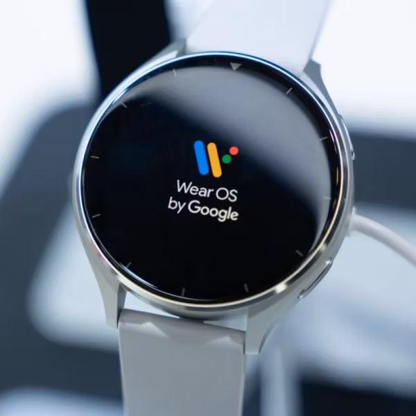 умные часы Wear OS by Google с круглым дисплеем